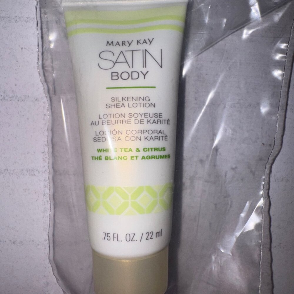 Mary Kay White Tea & Citrus Satin Body Silkening Shea Lotion Deluxe Mini  .75 fl